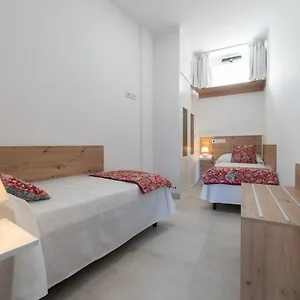 apartamentos-turisticos-de-la-abuela-carmen.1costadelsol.com/
